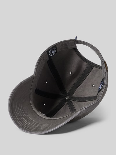 Produktfoto, Basecap aus reiner Baumwolle Modell 'NEYYAN' von '47, graue klassische Passform, Luftlöcher, verstellbarer Riegel, Logo-Stitching