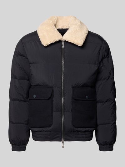 Produktfoto, Steppjacke mit Pattentaschen von Armani Exchange in Schwarz mit Umlegekragen aus Teddyfell, Regular Fit, Zweiwege-Reißverschluss