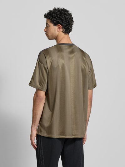 adidas Originals Regular Fit T-Shirt mit Logo-Print Modell 'JACQUARD' Schlamm 5