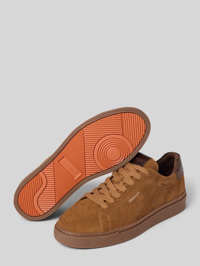 Produktfoto, Sneaker aus echtem Leder Modell 'McJulien' von GANT in Braun mit oranger Sohle, Herren Sneaker von GANT, strukturierte Oberfläche