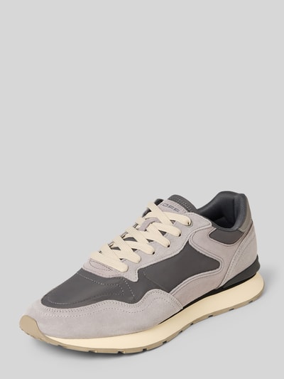 Produktfoto, Sneaker aus Leder-Mix Modell 'City' von HOFF in Grau mit Logo-Detail, abgerundeter Passform, profilierter Sohle, Schnürverschluss, Herren, Absatzhöhe 4 cm, Schafthöhe 8 cm, Schaftweite 7 cm.