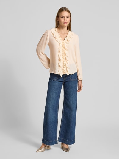 Marc Cain Bluse mit Rüschen und V-Ausschnitt Beige 1