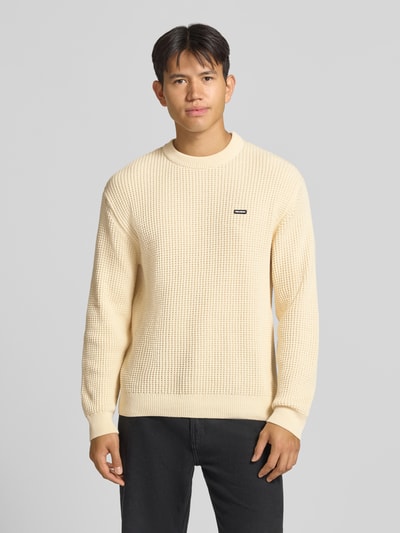 REVIEW Regular Fit Strickpullover aus Baumwoll-Mix mit Label-Patch Ecru 4