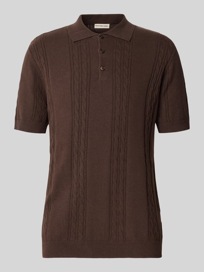 Produktfoto, Slim Fit Strick-Poloshirt mit Zopfmuster Modell 'Miller' von Redefined Rebel im Braunton, Baumwoll-Mix, feine Struktur.