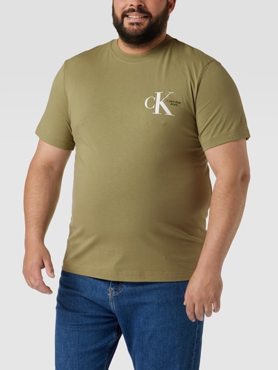 Calvin Klein Jeans – Schmal geschnittenes T-Shirt in Dunkelgrün
