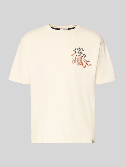 Produktfoto, T-Shirt mit Label-Stitching von Scotch & Soda in Creme, Reine Baumwolle, Regular-Fit, gerippter Rundhalsausschnitt, Rückenlänge 70 cm bei Größe M