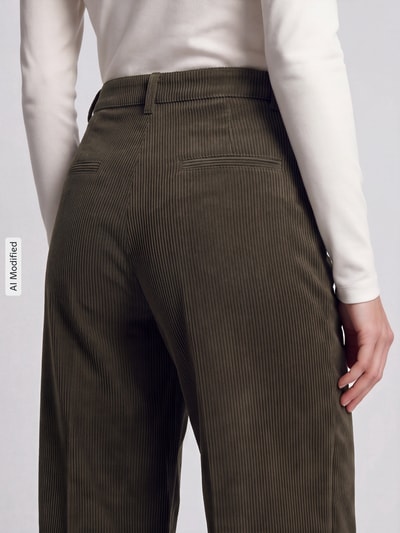 CAMBIO Relaxed Fit Cordhose seitliche Eingrifftaschen Modell 'ALEXIS' Oliv 3