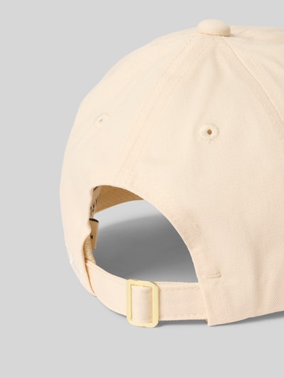 Produktfoto, Basecap mit Label-Stitching Modell 'melvin club' von VARLEY aus reiner Baumwolle, verstellbarer Riegel an Rückseite, beige Stoff, sichtbare Luftlöcher