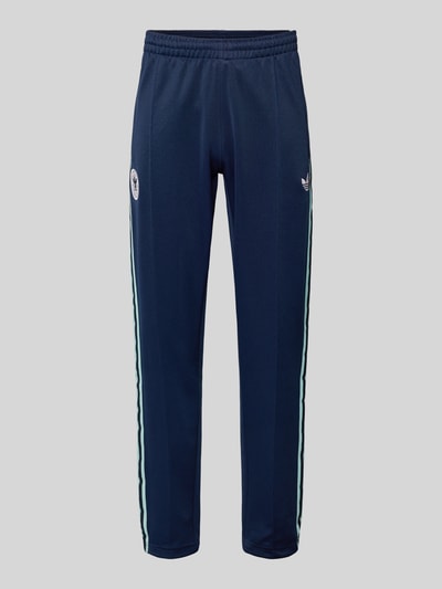 adidas Originals Regular Fit Sweatpants mit Vereins Logo Applikation Modell 'BLNACO' Marine 2
