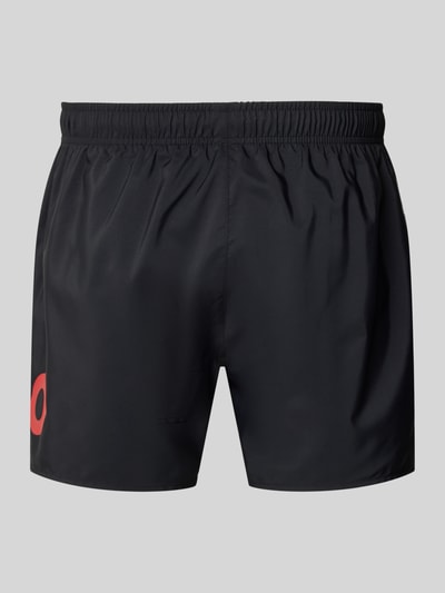 Produktfoto, Badeshorts mit Label Print Modell 'MAKAI' von HUGO in Schwarz, Optik: Unifarben, Applikation: Label-Print, Materialverarbeitung: Popeline, elastischer Bund, seitliche Eingrifftaschen.