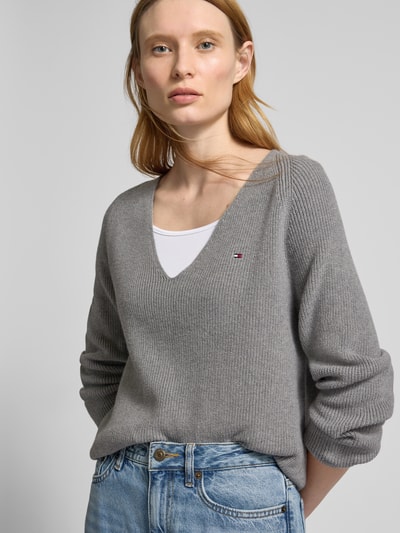 Tommy Hilfiger Strickpullover mit Logo-Stitching Mittelgrau 3