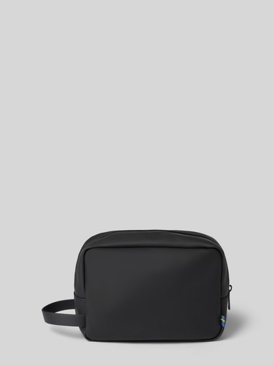 Produktfoto, Kulturtasche mit Reißverschluss von GASTON LUGA, kolor czarny, Materiał skóropodobny, Wytłoczone logo, przegródka, Główna przegroda z zamkiem błyskawicznym, szerokość w rozmiarze 1: 26 cm, długość: 16 cm, głębokość: 6 cm, długość paska: 16 cm