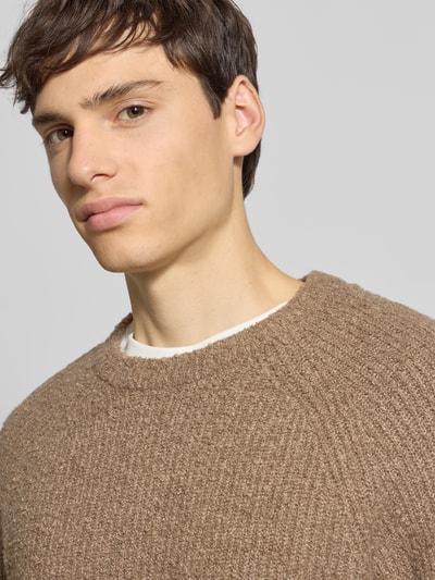 Only & Sons Sweter z dzianiny o kroju relaxed fit z mieszanki bawełny model ‘DALE LIFE’ Jasnobrązowy 3