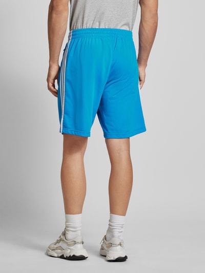 adidas Originals Szorty o kroju regular fit z wyhaftowanym logo model ‘FBIRD’ Błękitny 5