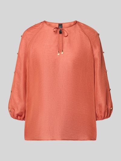 Produktfoto, Bluse aus Leinen-Mix mit Zierknöpfen von Marc Cain in zartem Rosé, glatte Struktur, Schlüsselloch-Ausschnitt mit Bindung, 3/4-Arm mit elastischem Abschluss, Loose-Fit, Leinen-Seide-Anteil, Rückenlänge 63 cm, Ärmellänge 48 cm.