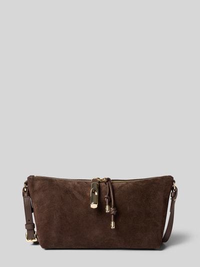 Produktfoto, braune Crossbody Bag aus echtem Leder Modell 'Debby' von FURLA, goldene Details, verstellbarer Schulterriemen, strukturierte Oberfläche, Hauptfach mit Reißverschluss, Größe 32x17x14 cm, Schulterriemen 106 cm.