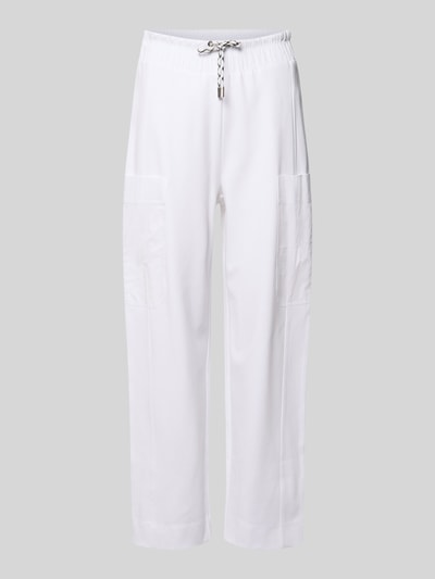 Produktfoto, Hose mit aufgesetzten Taschen und elastischem Bund von Marc Cain aus weißem Baumwoll-Mix, Relaxed Fit, sichtbare Taschen, elastischer Bund mit Tunnelzug, minimalistische Struktur.