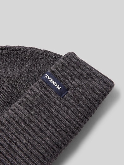 MCNEAL Czapka beanie z detalem z logo Antracytowy melanż 2