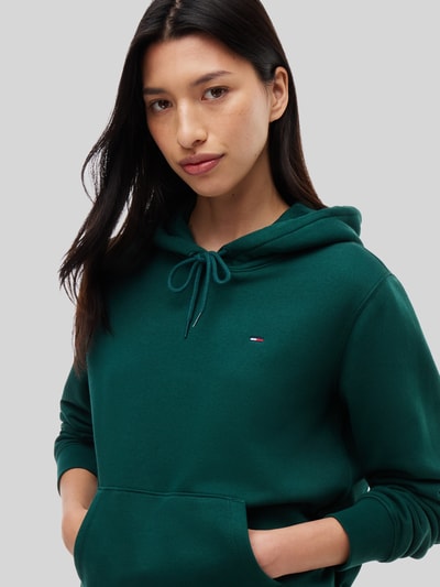 Tommy Jeans bluza z kapturem o kroju regular fit z subtelnym wyhaftowanym logo Ciemnozielony 3