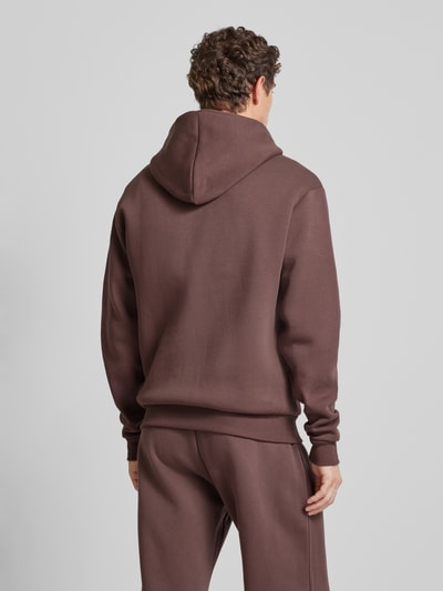 REVIEW Essentials Zip Hoodie Dunkelbraun 5