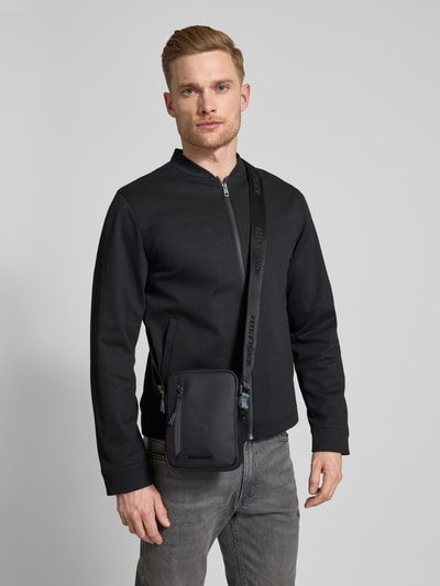 Tommy Hilfiger Umhängetasche mit Label-Applikation Modell 'SEAONAL' Black 1