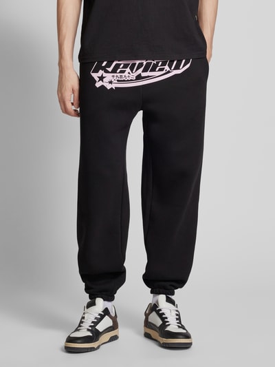 REVIEW Regular Fit Sweatpants mit Label-Print Black 4