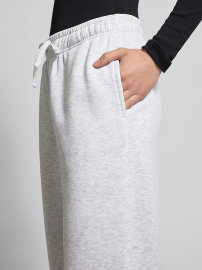 Only Wide Fit Sweatpants mit Baumwollanteil Modell 'BEST' Hellgrau Melange 3