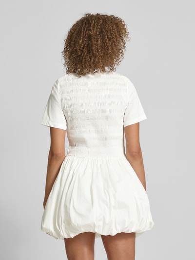 Amy Lynn Cocktailkleid mit Smok-Details Modell 'Eleonor' Weiss 5