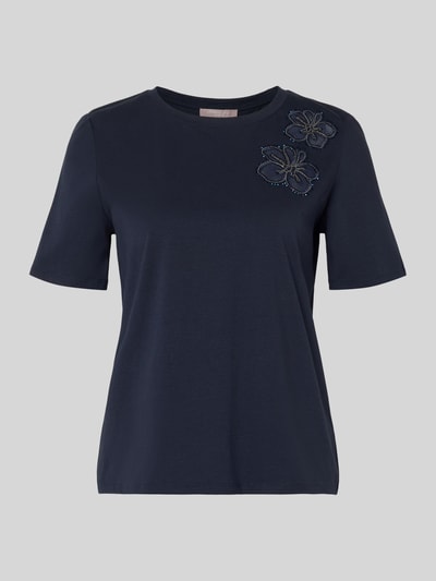 Produktfoto, T-Shirt mit floralen Applikationen und Rundhalsausschnitt von Christian Berg Woman Selection, dunkelblau, Baumwoll-Elasthan-Mix, Regular-Fit, Damen T-Shirt, Rückseite 55 cm bei Größe 36
