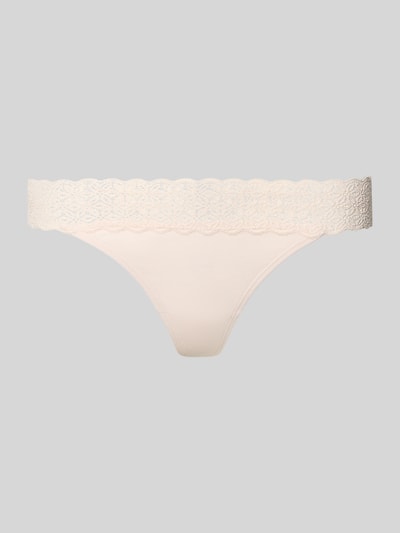 Produktfoto, String mit Spitze am Bund von Jake*s Casual im zarten Rosaton, Modal-Mix mit Stretch-Anteil, feine Spitzenstruktur am Bund, körpernaher Schnitt