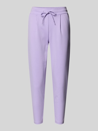 Produktfoto, Slim Fit Stoffhose mit Viskose-Anteil Modell 'Kate' von ICHI, lila, gładka tkanina, krój slim fit, szerokość w rozmiarze S: 38 cm, długość nogawki wewnętrznej S: 65 cm, elastyczny pas z troczkiem, kieszenie, zakładki, damska