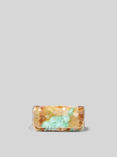 Produktfoto, Shoulder Bag mit Allover-Pailettenbesatz von Rabanne, Hauptfach mit Überschlag, Schulterriemen in Ketten-Optik, Logo-Prägung, Maße 26x13x3 cm, gold-grüne, schimmernde runde Pailletten, strukturierte Oberfläche vor grauem Hintergrund.