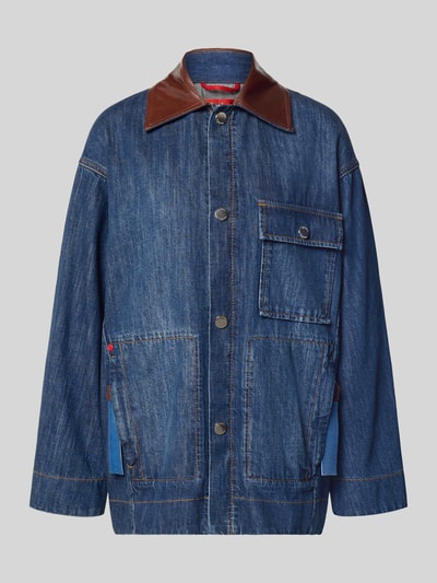 Produktfoto, Relaxed Fit Jeansjacke aus Baumwoll-Mix Modell 'PELOTA' von MAX&Co., blau mit braunem Kragen, sichtbare Nähte, Jeansstruktur.