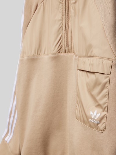 adidas Originals Sweatshirt mit kurzer Reißverschlussleiste Modell 'CREW MAGBEI' Beige 2