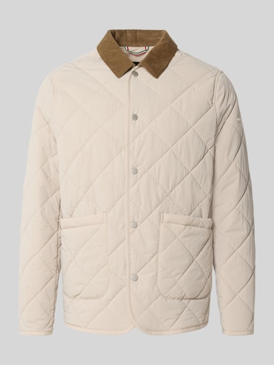 Produktfoto, Regular Fit Jacke in Stepp-Optik Modell 'Rapid' von CINQUE, beige Farbe, große Rauten, seitliche Taschen, Umlegekragen, elastischer Material-Mix