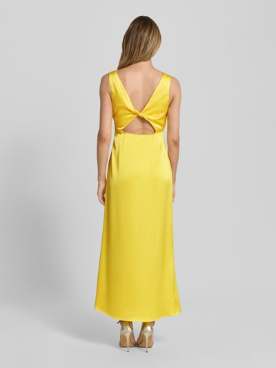 VERO MODA Schmales Abendkleid mit Rosen-Applikation Modell 'GIANNA' GELB 5