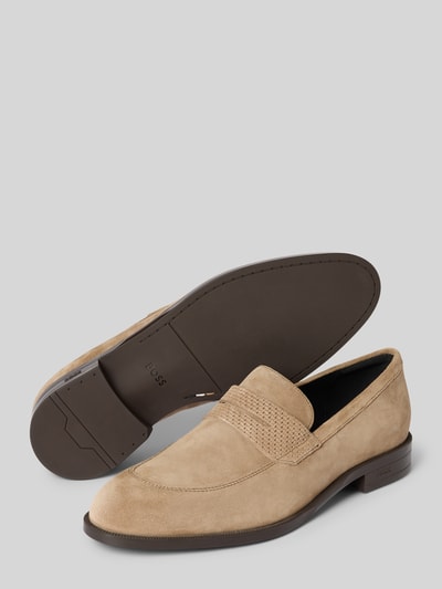 Produktfoto, Loafer aus echtem Leder Modell 'TAYIL' von BOSS, Optik: Unifarben, Schuhspitze: Abgerundet, Absatzform: Blockabsatz, Verschluss: Schlupf/offen, Sohle: Strukturiert, Materialverarbeitung: Nubuk, Material: Echtleder.
