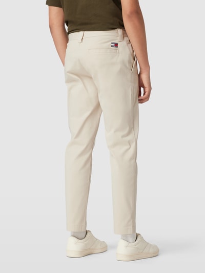 Tommy Jeans Chino mit Label-Detail Beige 5