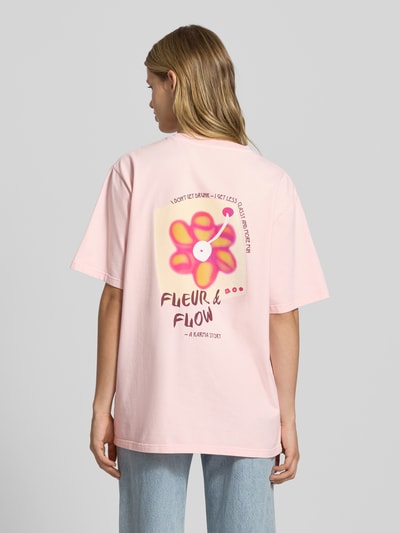 OH APRIL Relaxed Fit T-Shirt mit Label-Stitching Modell 'Fleur' Rosa 4