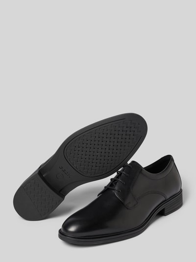 Produktfoto, Derby mit Schnürverschluss Modell 'THORIAN' von Geox in Schwarz, abgerundete Form, strukturierte Sohle, glatte Textur, Herren Derby, Absatzhöhe 3 cm, Schafthöhe 7 cm, Schaftweite 10 cm