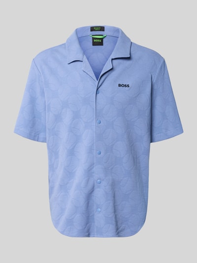 Produktfoto, Relaxed Fit Freizeithemd aus Baumwoll-Mix Modell 'ST_MEMBER' von BOSS Green, Optik: Unifarben, Passform: Slim-Fit, Hemdkragen, durchgehende Druckknopfleiste, feine Struktur, Label-Stitching-Applikation, Kurzarm, Materialverarbeitung: Jacquard, Material: Baumwoll-Mix, leicht glänzende Textur in hellem Blau