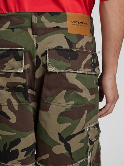 VETEMENTS Cargohose mit Knopf- und Reißverschluss Oliv 3