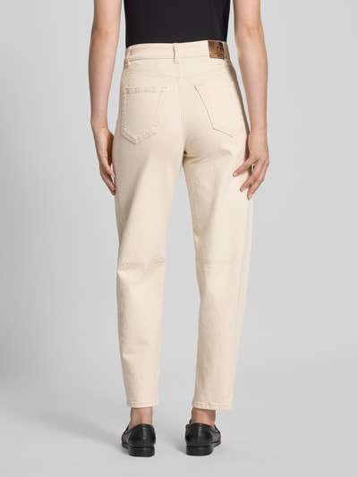 Marc Cain Jeansy o kroju relaxed fit z wysokim stanem i wpuszczanymi kieszeniami Złamany biały 5