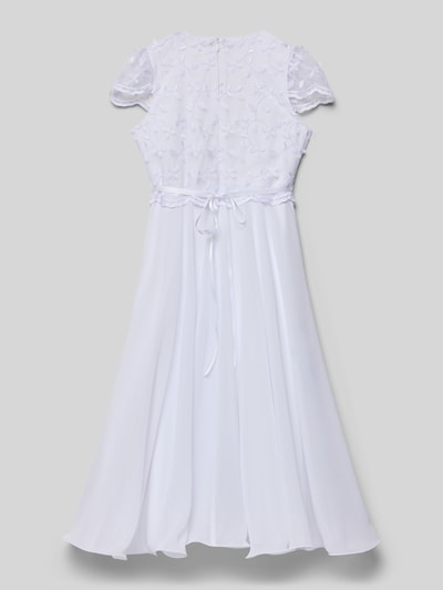 Produktfoto, Knielanges Kleid mit Rundhalsausschnitt von Weise, taliowany fason, długość do kolan, okrągły dekolt, wszyty zamek błyskawiczny, halką pod spódnicę, długość tyłu dla rozmiaru 134: 94 cm, długość rękawa: 12 cm, gładka biała tkanina, subtelny połysk, lekko transparentna faktura.