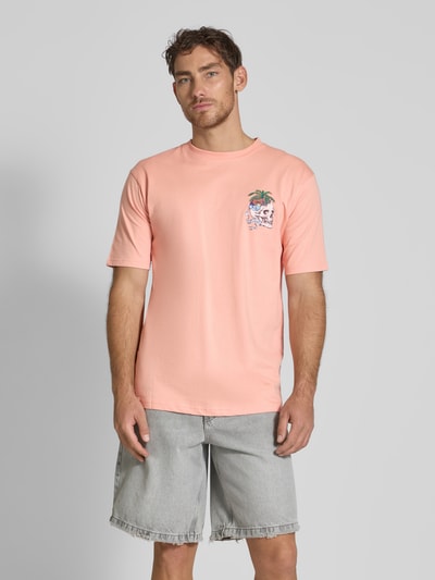 BOARDIES T-shirt met motief- en labelprint, model 'Peach Paradise' Abrikoos - 4