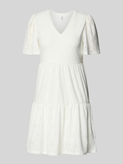 Produktfoto, Mini-Freizeitkleid mit Lochstickmuster Modell 'SMILLA LIFE' von Only in Unifarbe Weiß, V-Ausschnitt, Kurzarm, Regular Fit, leichte Struktur.