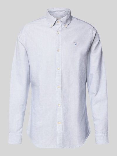 Produktfoto, Tailored Fit Freizeithemd aus reiner Baumwolle Modell 'STRIPED OXFORD' von Barbour, efekt: wzór na całej powierzchni, krój tailored, kołnierzyk typu button down, listwa guzikowa na całej długości, fakturowany wzór, wyhaftowane logo, długi rękaw, sportowy mankiet z regulowanymi guzikami, wykończenie materiału: oxford, materiał: bawełna