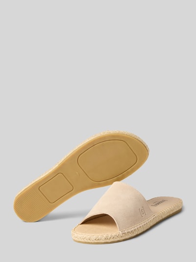 Produktfoto, Sandalette mit Label-Detail Modell 'PLAGE VELOUR' von Espadrij in Beige, Velour-Optik, abgerundete Spitze, Schlupfform, Absatzhöhe 3 cm bei Größe 40, strukturierte Sohle
