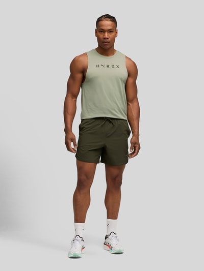 PUMA Performance PUMA x HYROX - Regular Fit sportshorts van ultralicht materiaal Olijfgroen - 1
