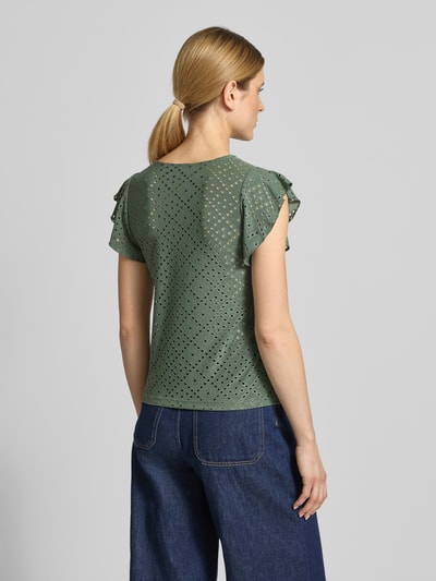 Kobiece model nosi damski t-shirt Regular Fit T-Shirt mit Rundhals-Ausschnitt Modell 'TASSA' od Vero Moda, efekt: jednolity kolor, krój regular fit, okrągły dekolt, krótki rękaw, zakończenie rękawów: frill, wykończenie materiału: stretch, widok całej sylwetki od tyłu